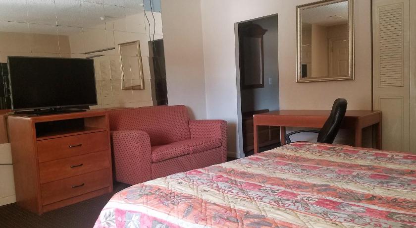 Travelers Lodge photo