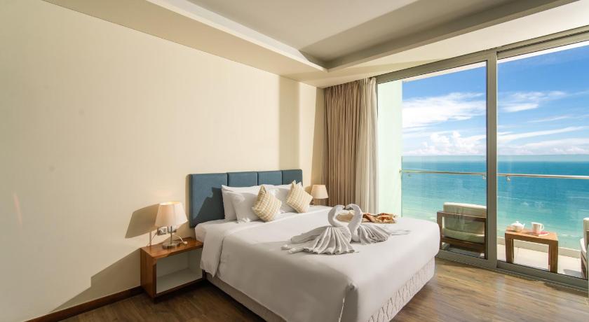 Image of One-Bedroom Apartment with Sea View 3