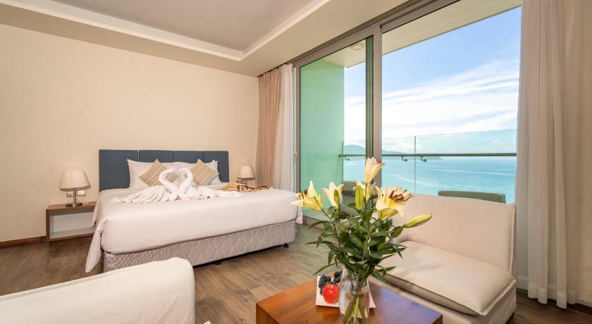 Image of One-Bedroom Apartment with Sea View 5