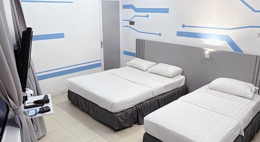 Image of Family Room 6