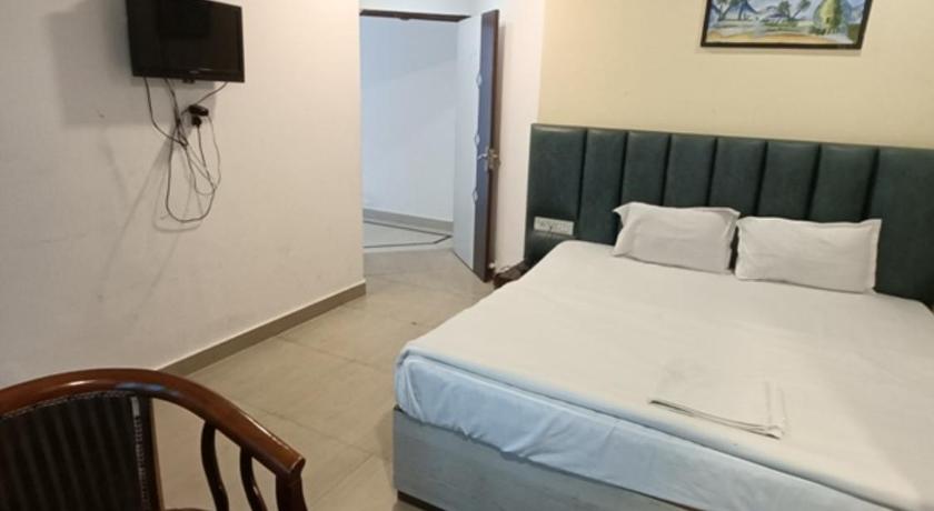 Hotel New Holiday Inn - image 13