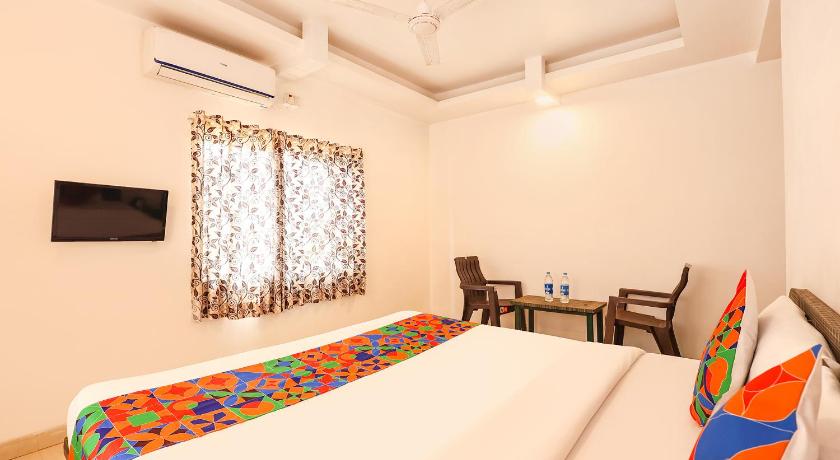 FabHotel Sharvi - image 43