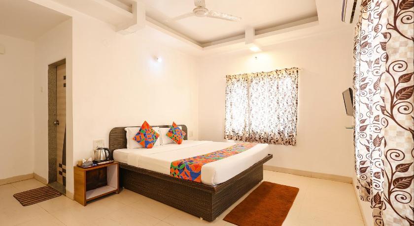 FabHotel Sharvi - image 40