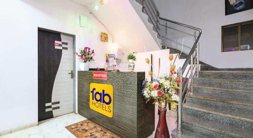 FabHotel Sharvi - image 6