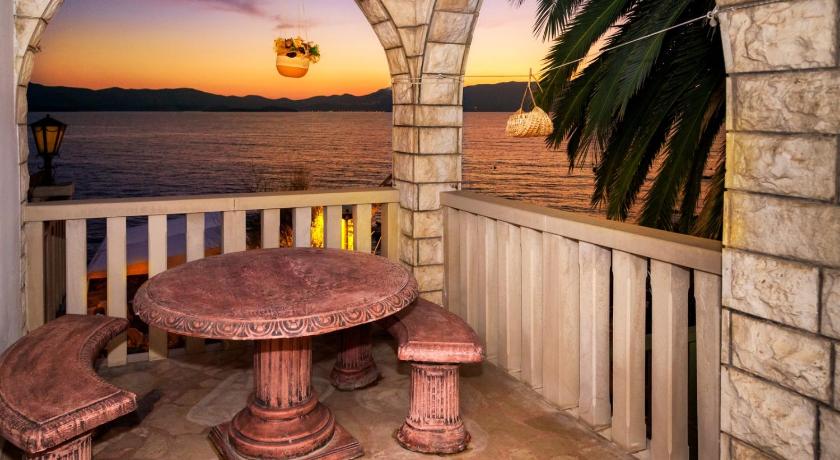 Grand Holiday Residence