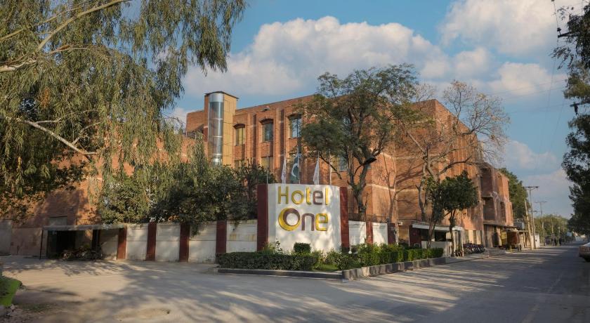 Hotel One Faisalabad - image 2