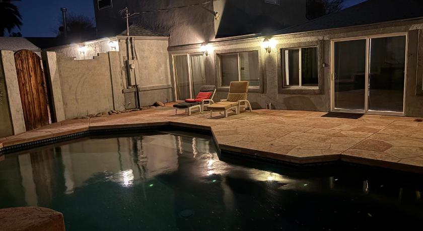 피닉스 (AZ) DIAMOND STUDIO SUITE Full kitchen SWIMMING POOL private gated yard Arts Roosevelt row ASU convention 숙소 전망