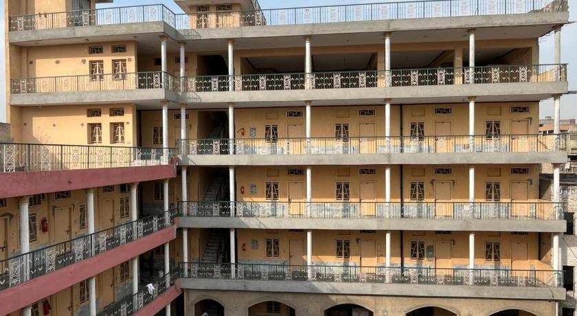 Qaiser Hotel - image 3