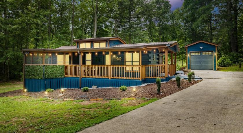 Morganton (GA) The Racoons Nest in Copperhead Lodge 3-Star Accommodation exterior