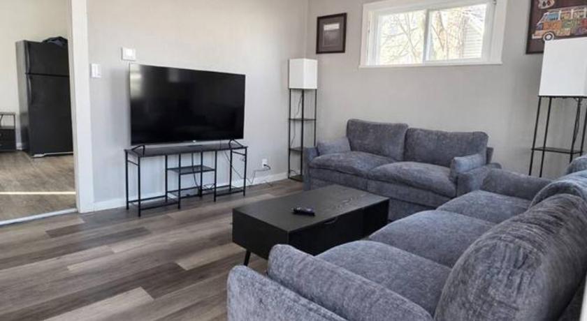오시코시 (WI) Oshkosh's #1 Home Away From Home 3성급 숙소 스위트룸