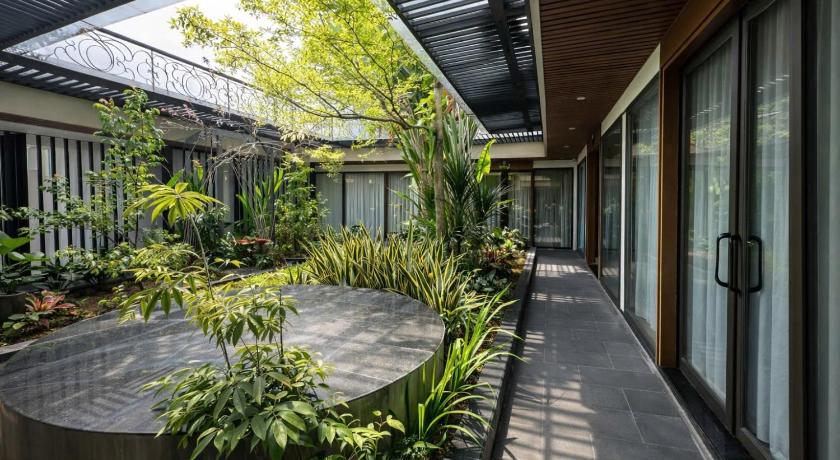 KP Hotel - image 15