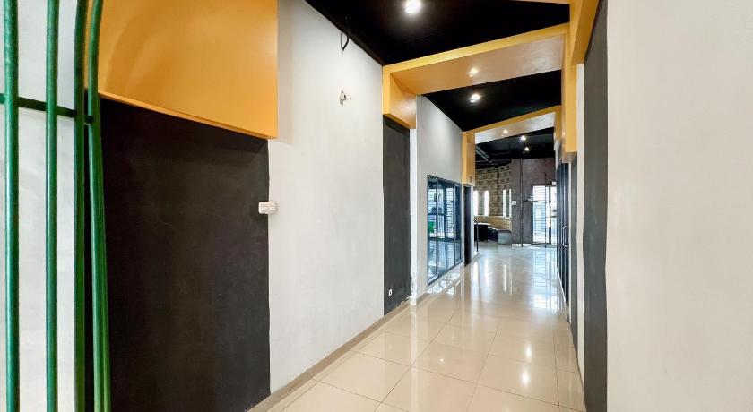 SANS Vibes Millenium Inn Medan - image 9