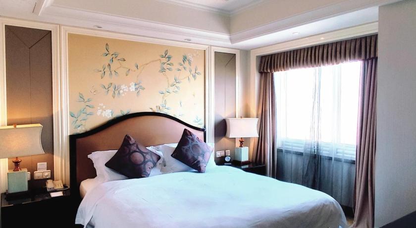 Image of Club Suite 6
