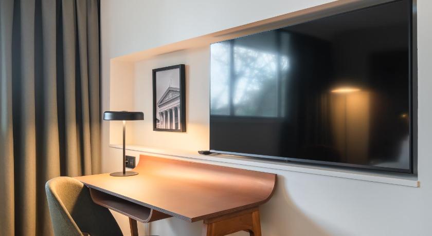 Image of Family Room 7