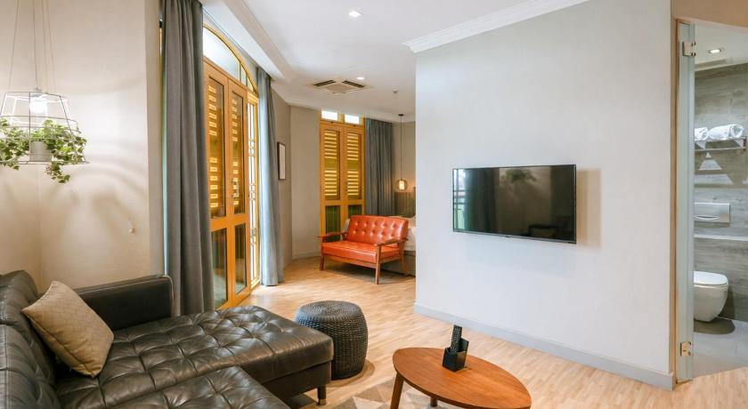 Image of Suite Room, Window- Balcony 0