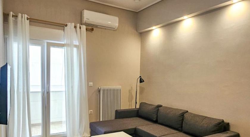 Efrosini's by the sea apartment