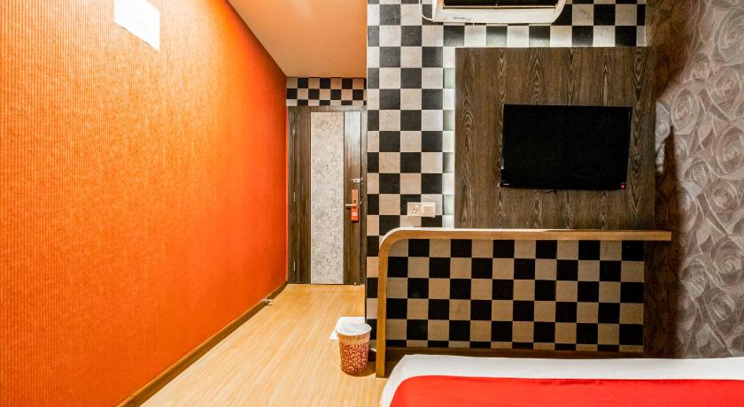 Image of Deluxe Room 8