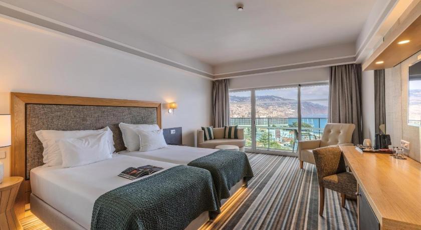 Image of Classic Sea View 1