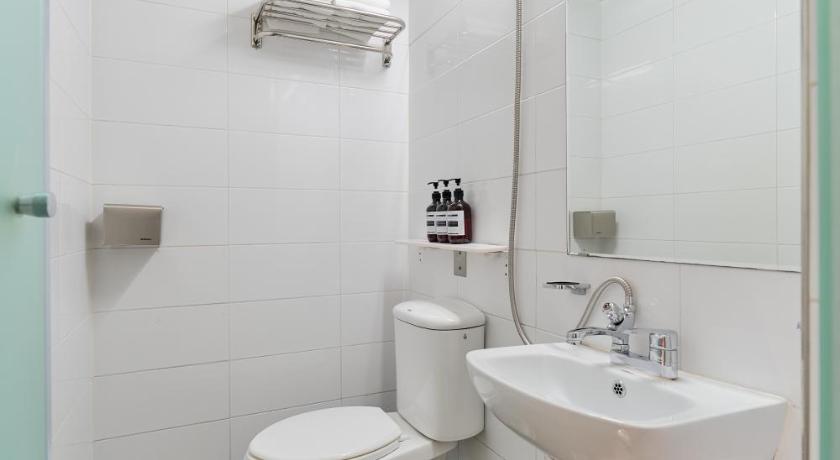 Image of Single Room - Non-Smoking 2