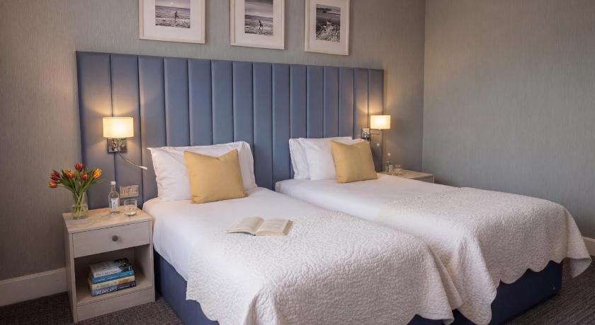 Image of Twin Room with Balcony 7