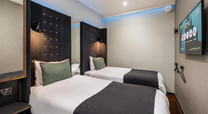 Immagine di Camera Doppia con Letti Singoli - Senza Finestra (Twin Room no window) 0