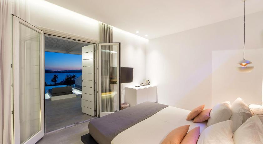 รูปของGrand Suite with Private Pool and Sea View 10