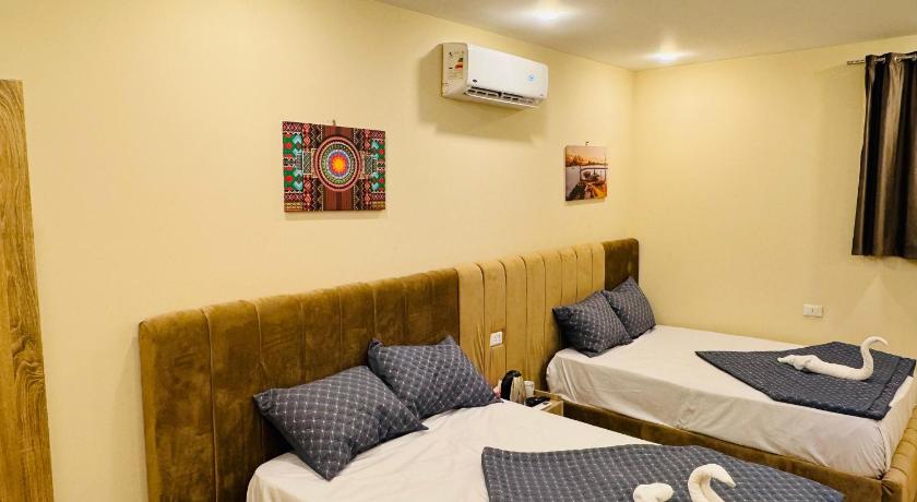 Image of Double or Twin Room with View 13