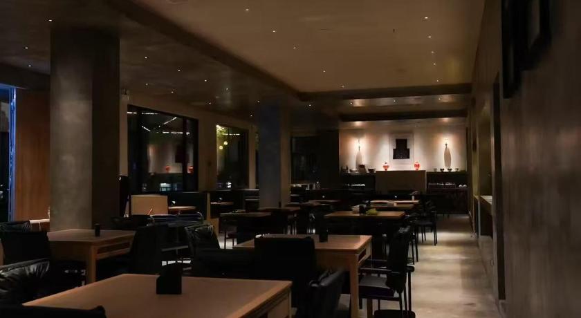 Bijie 栖兮 花涧听雨 Hotel suite