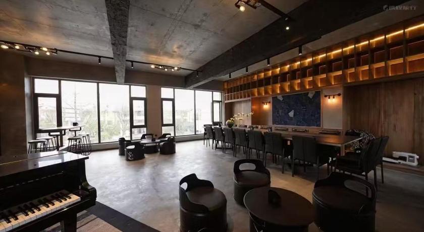 Bijie 栖兮 花涧听雨 Hotel lobby