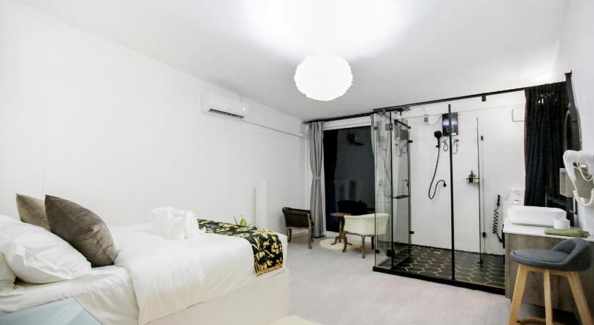 Image of Superior King Room 3