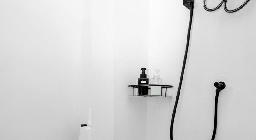 Image of Small Twin Room 6