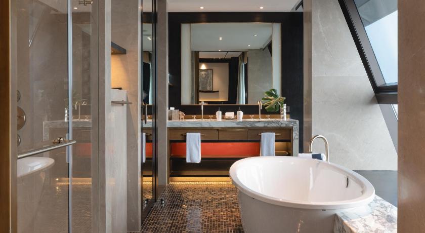 Image of Phnom Penh Suite Family 2