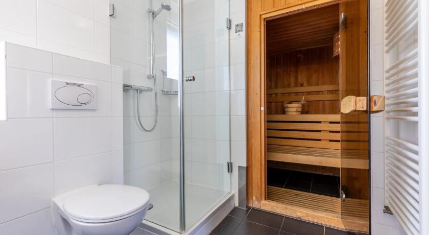 Image of Five-Bedroom Chalet 11