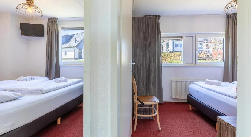 Image of Five-Bedroom Chalet 14