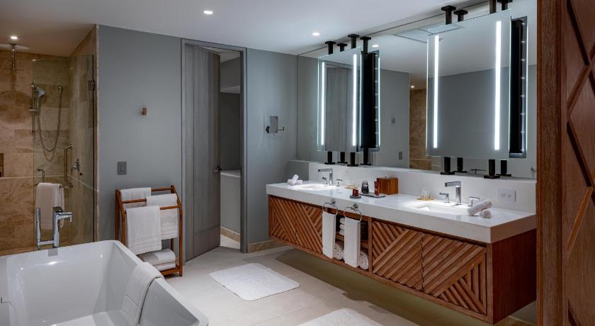 Image of Ocean View Superior Suite King 12