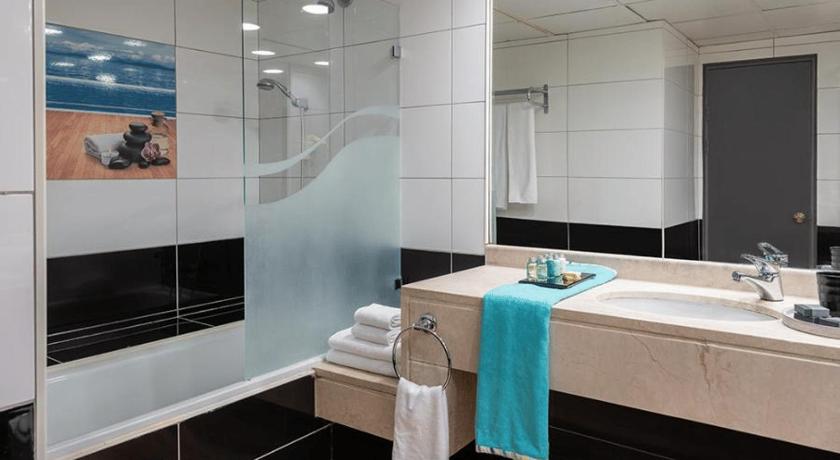 Image of Deluxe Room 2