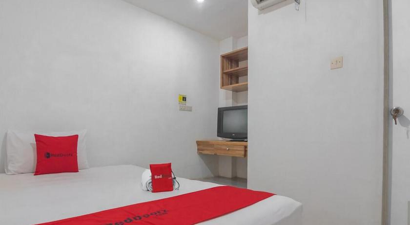 Image of RedDoorz Room 1