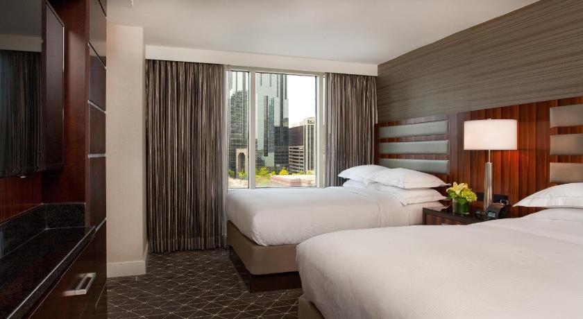 Image of 2 Double beds 1 Bedroom Suite 1