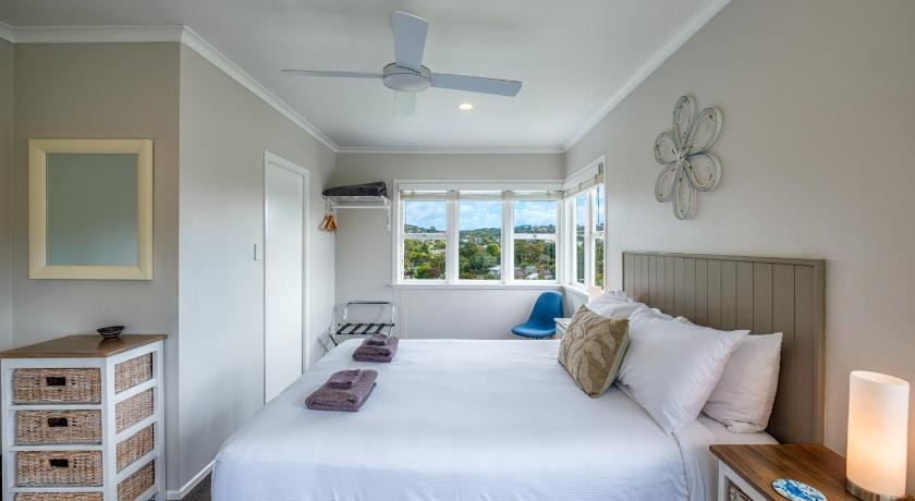 Image of Queen Room with Garden View 4