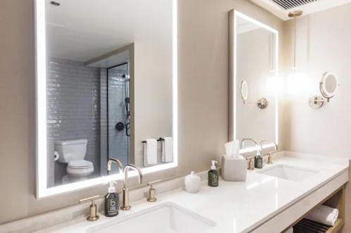 รูปของExecutive Suite, 1 King Bed, Non Smoking, Club Lounge Access 7