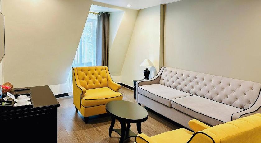 Image of Executive Suite 7