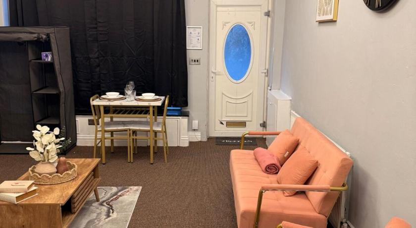 Comfortable Studio - Oldham Centre - Free Parking - Easy Manchester Access