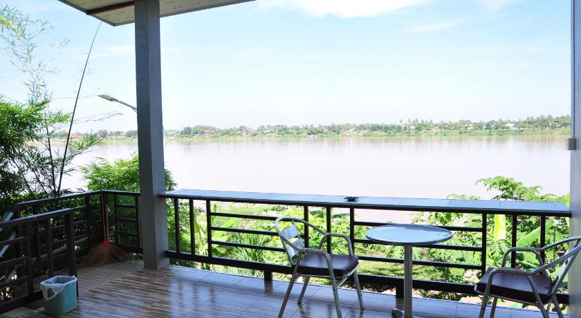 Balcony/terrace, The Rim Riverside Guest House in Nong Khai