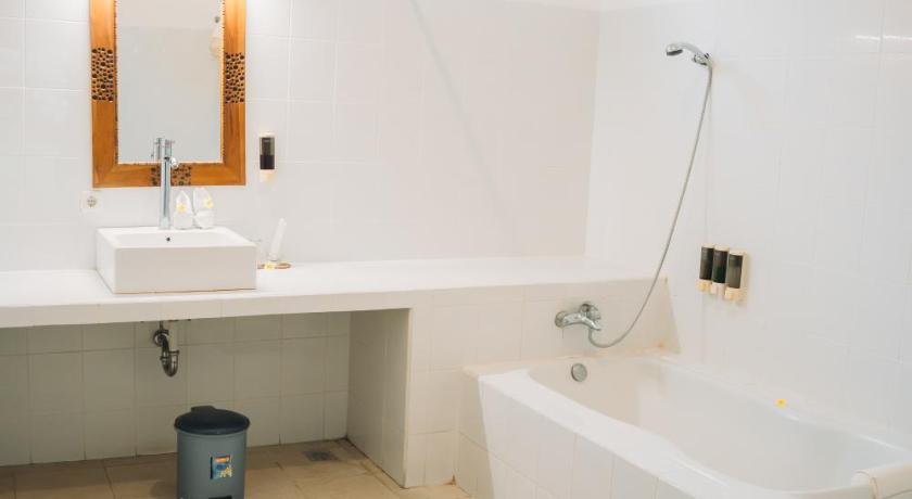 Image of Triple Room with Garden View 2