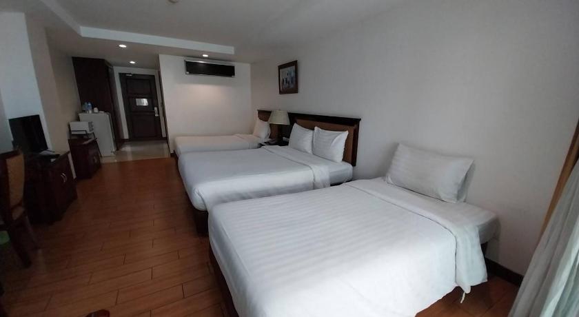 Image of Triple Room 4