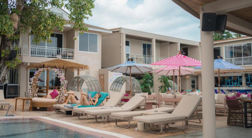 LOVE Beach Club - image 9