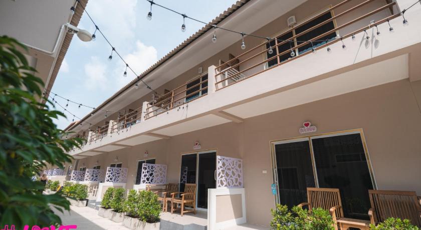 LOVE Beach Club - image 19