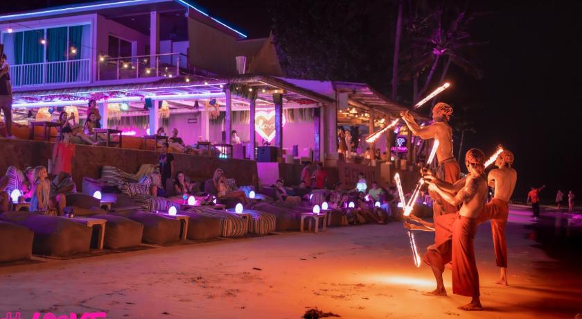 LOVE Beach Club - image 28