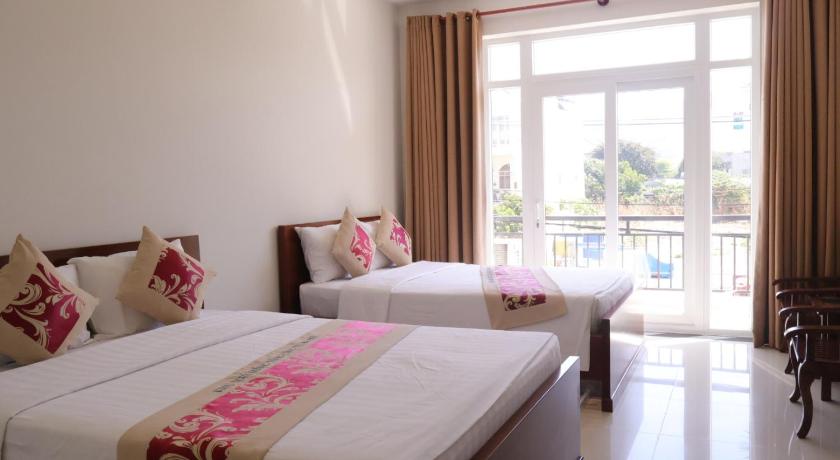 Phòng 4 người Nhìn ra cảnh Núi non (Quadruple Room with Mountain View)tooltipPhòng 4 người Nhìn ra cảnh Núi non (Quadruple Room with Mountain View)