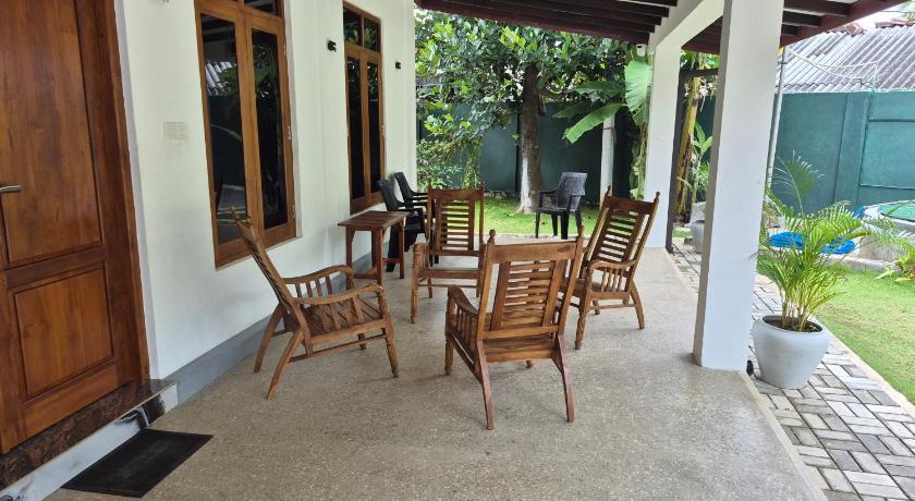 Raam Villa Uppuveli - image 33